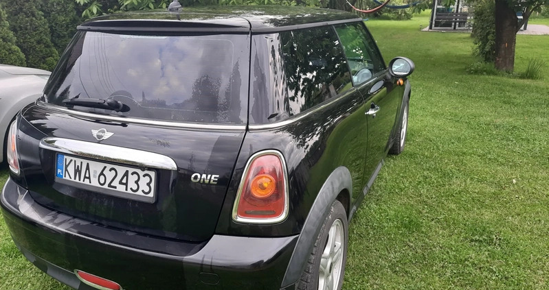 MINI ONE cena 17500 przebieg: 189000, rok produkcji 2009 z Andrychów małe 92